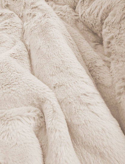 Jacket with a detachable lining.