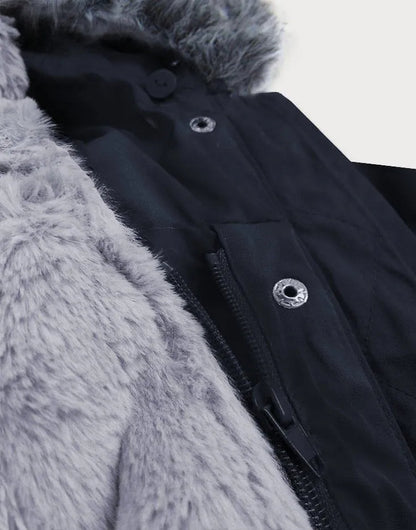Jacket with a detachable lining